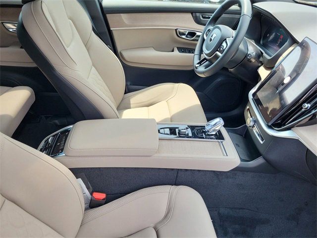 New 2026 Volvo XC90 T8 Plus image 17