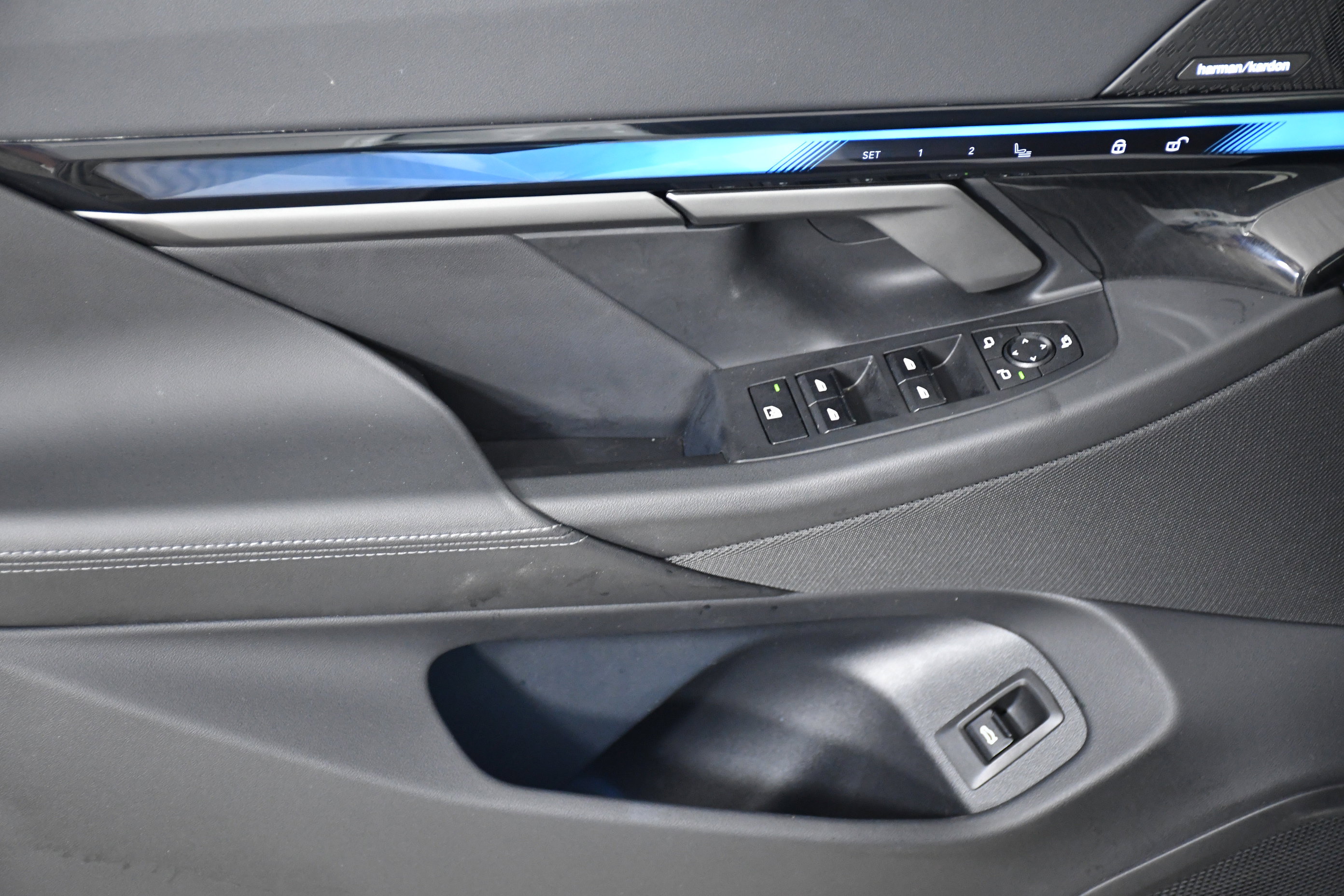Used 2025 BMW i5 eDrive40i image 22