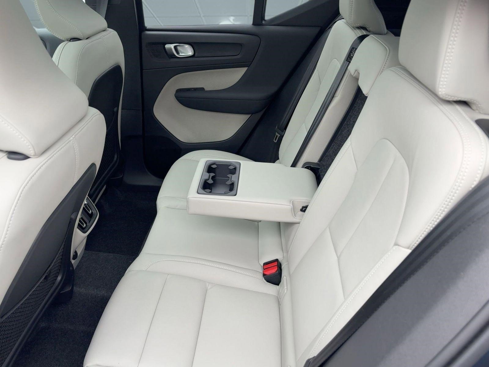 New 2026 Volvo XC40 B5 Ultra w/ Protection Package image 23