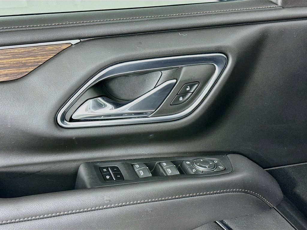 Used 2023 Chevrolet Suburban High Country AWD/4WD image 18