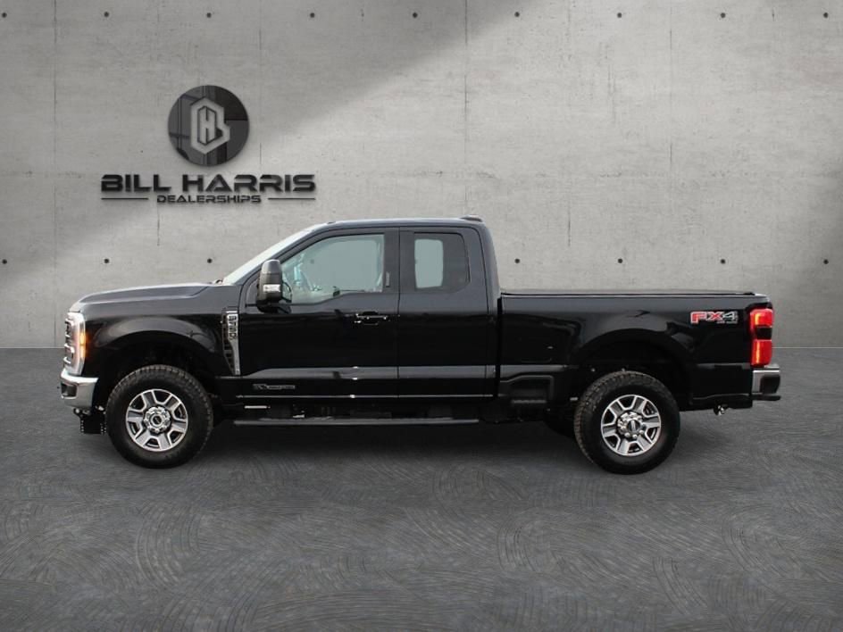 Used 2023 Ford F350 Lariat w/ FX4 Off-Road Package image 5