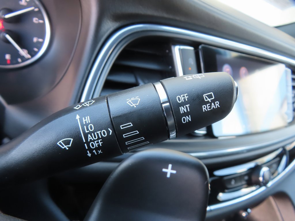 Used 2024 Buick Enclave Avenir w/ Avenir Technology Package image 27