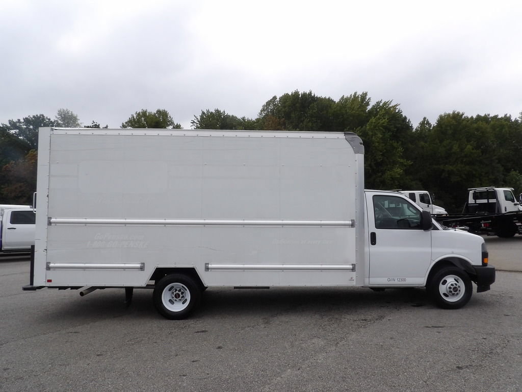 Used 2021 GMC Savana 3500 Extended w/ Power Convenience Package RWD image 8