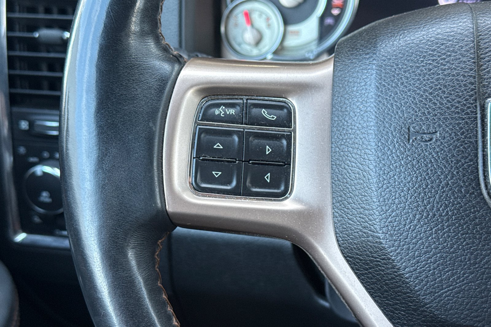 Used 2016 RAM 1500 Laramie Longhorn w/ Convenience Group AWD/4WD image 33