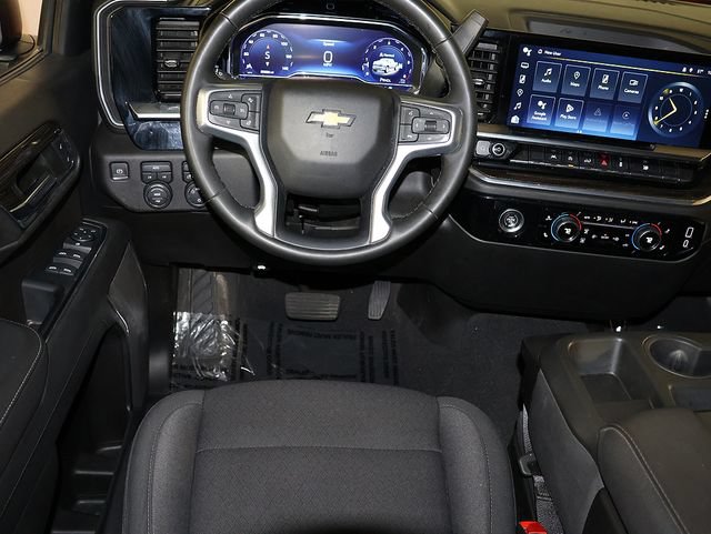 Used 2023 Chevrolet Silverado 1500 LT AWD/4WD image 3
