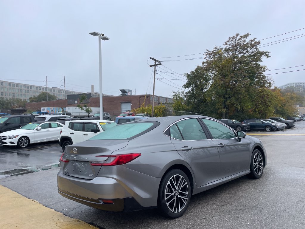 Used 2025 Toyota Camry XLE AWD/4WD image 5