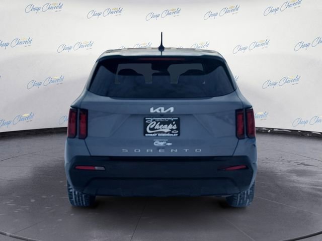 Used 2022 Kia Sorento LX image 4