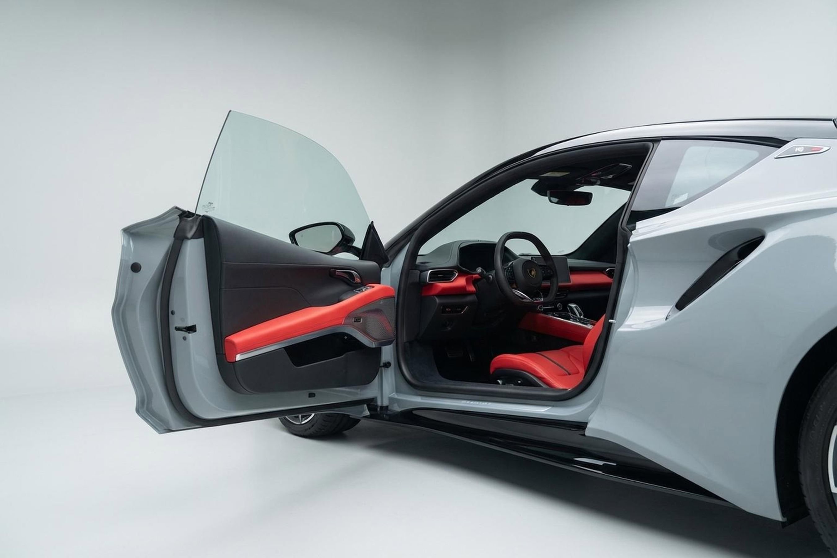 Used 2025 Lotus Emira image 7