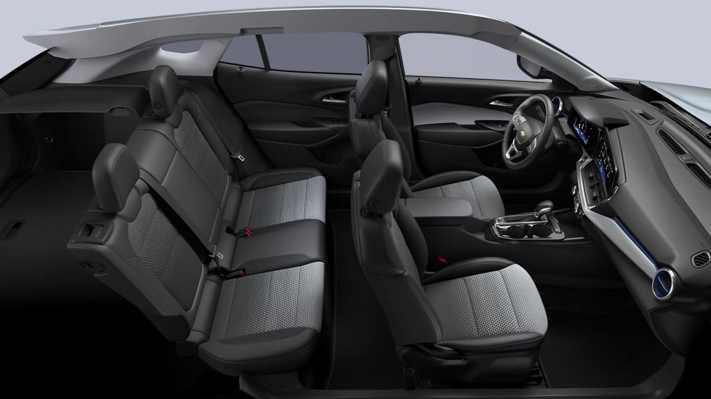 Used 2025 Chevrolet Trax LT w/ LT Convenience Package image 57