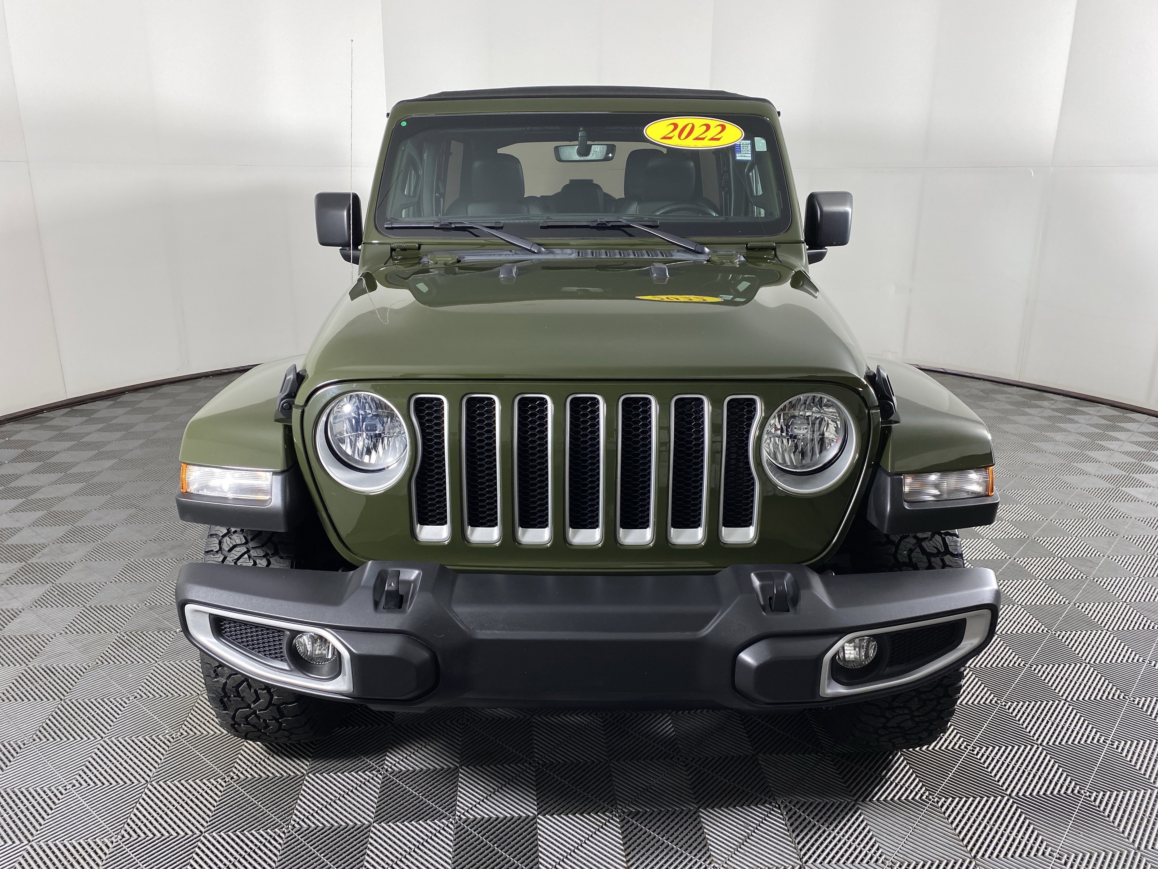 Used 2022 Jeep Wrangler Unlimited Sahara w/ Cold Weather Group image 13