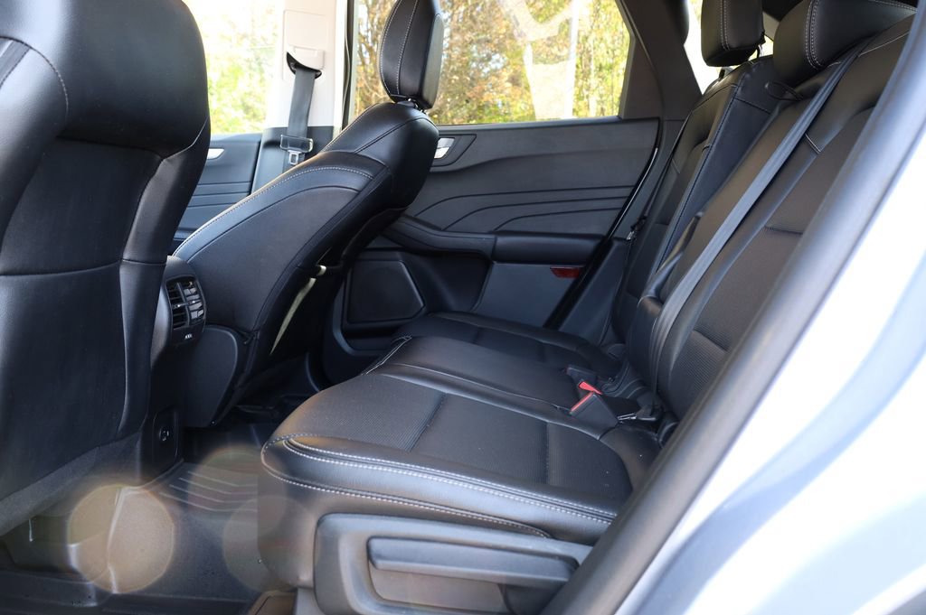 Used 2022 Ford Escape SEL w/ Technology Package image 28