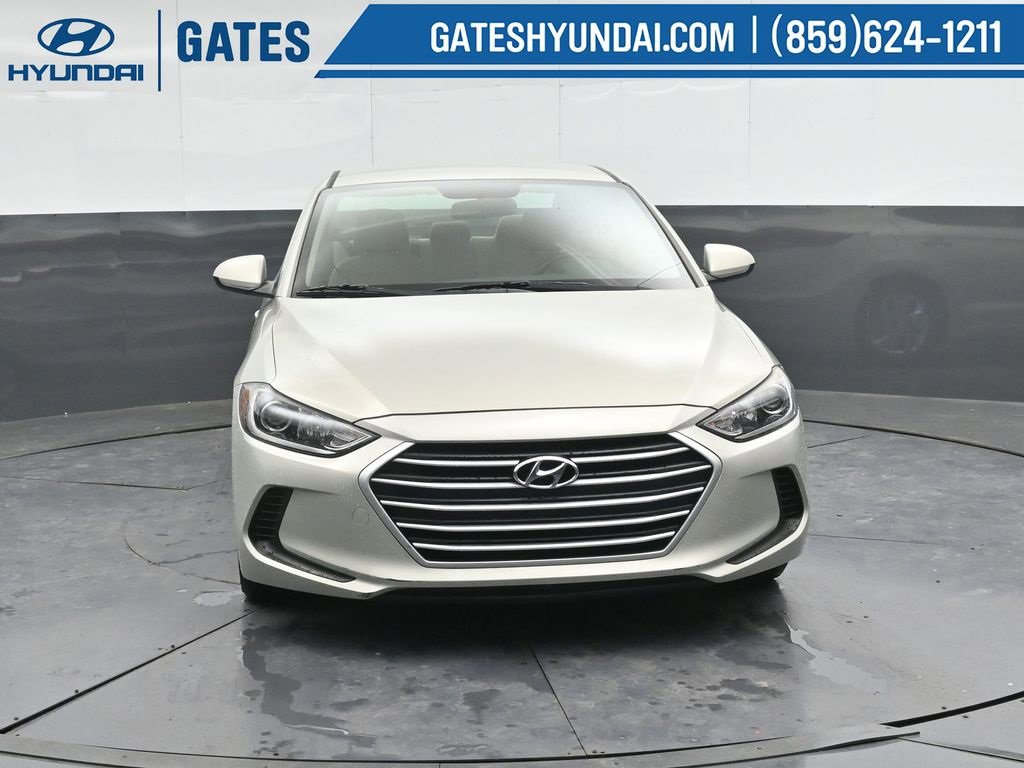 Used 2017 Hyundai Elantra SE w/ Cargo Package image 5