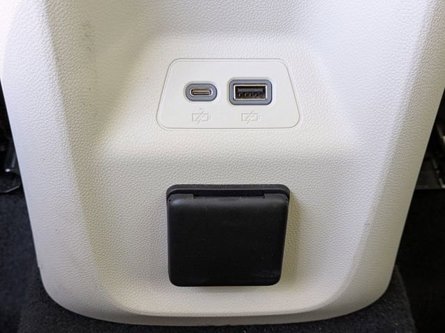 Used 2023 Buick Envision Avenir image 17