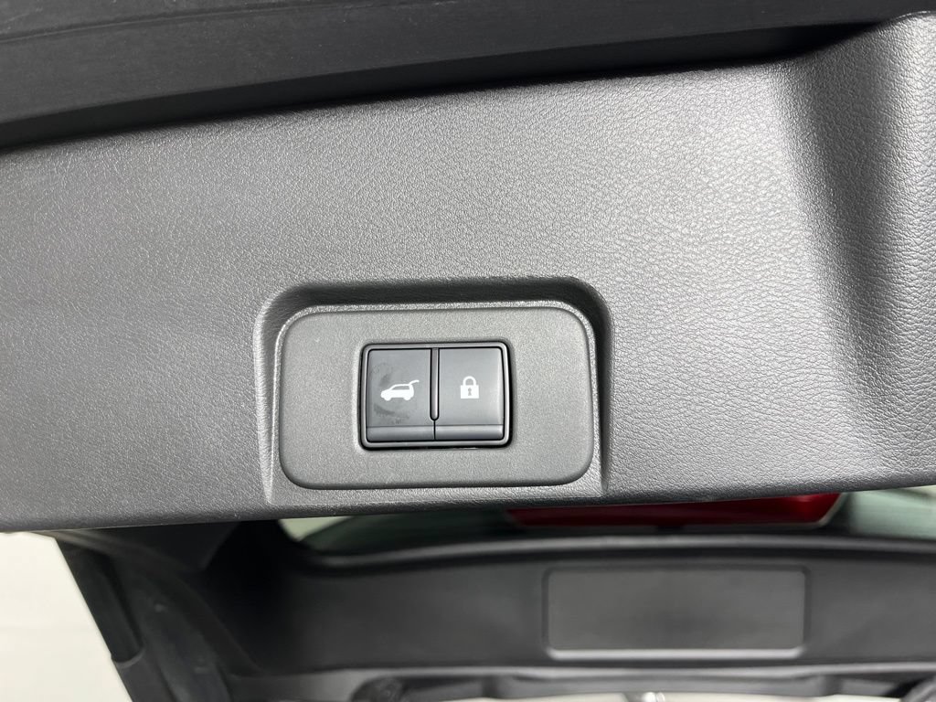 Used 2025 Nissan Rogue SV FWD image 11