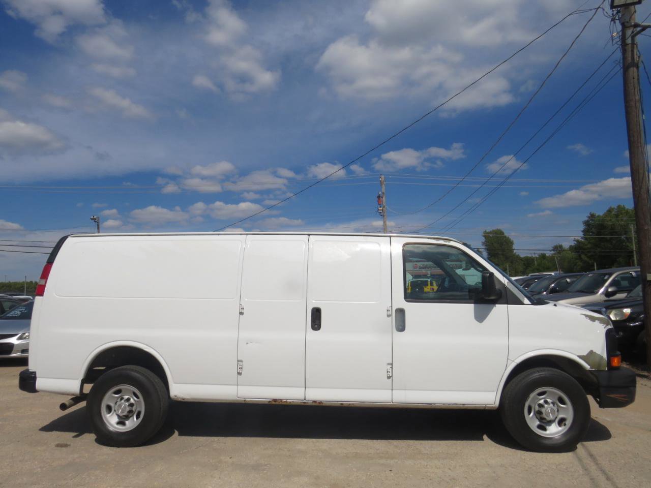 Used 2009 Chevrolet Express 2500 Extended RWD image 17