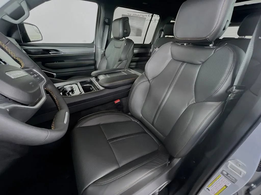 New 2026 Jeep Grand Wagoneer 4WD image 23