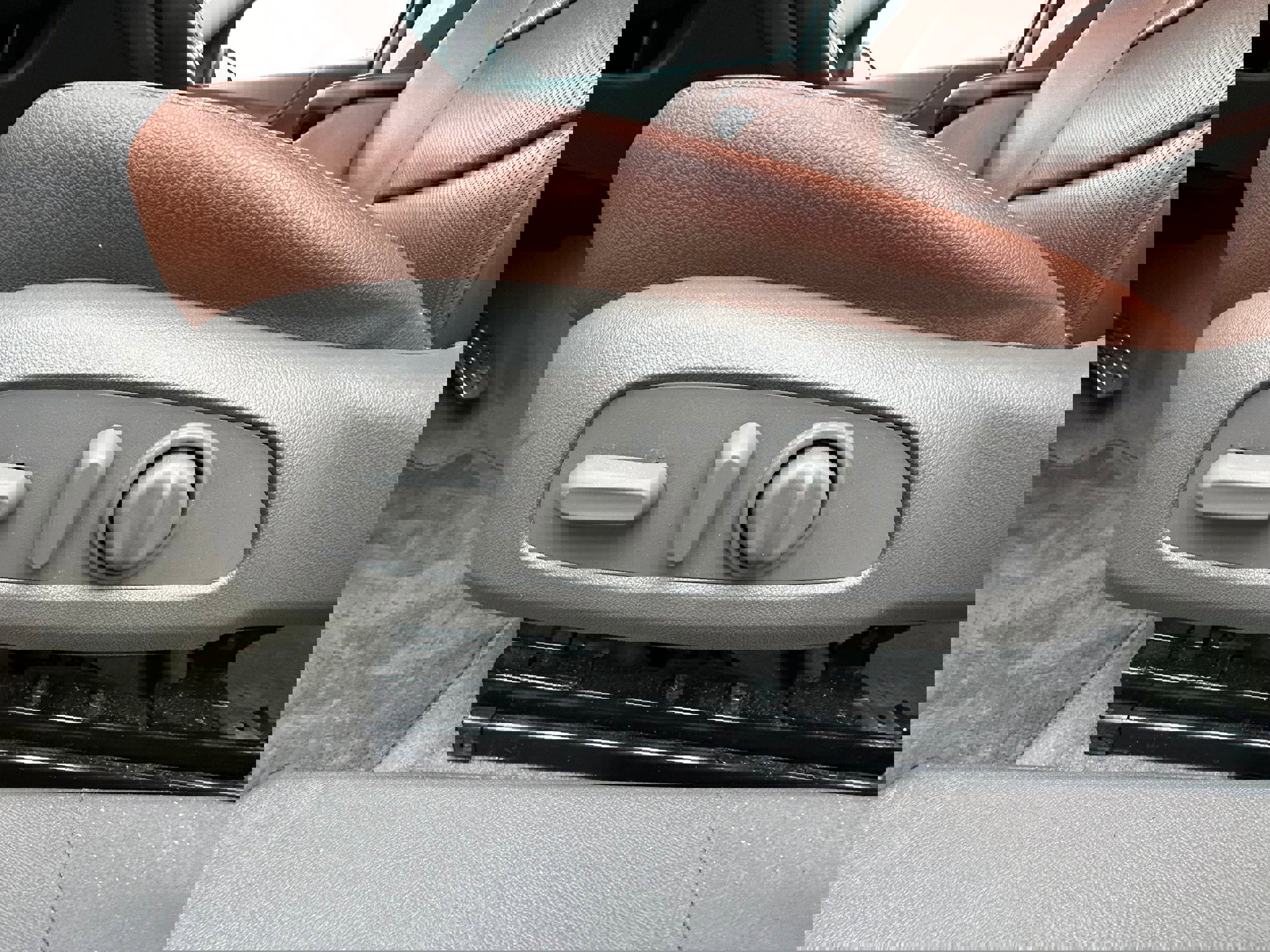 Used 2017 Chevrolet Malibu Premier FWD image 23