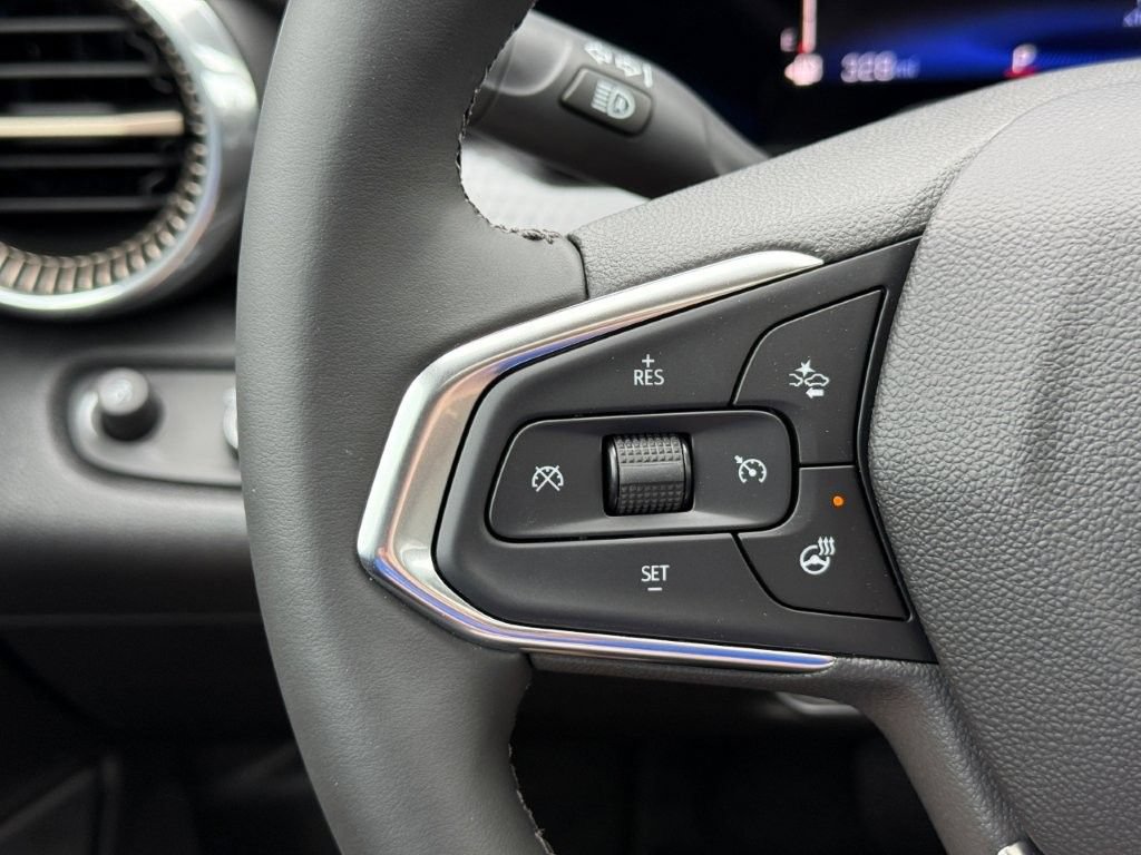 New 2026 Chevrolet Trax ACTIV w/ Sunroof Package FWD image 26