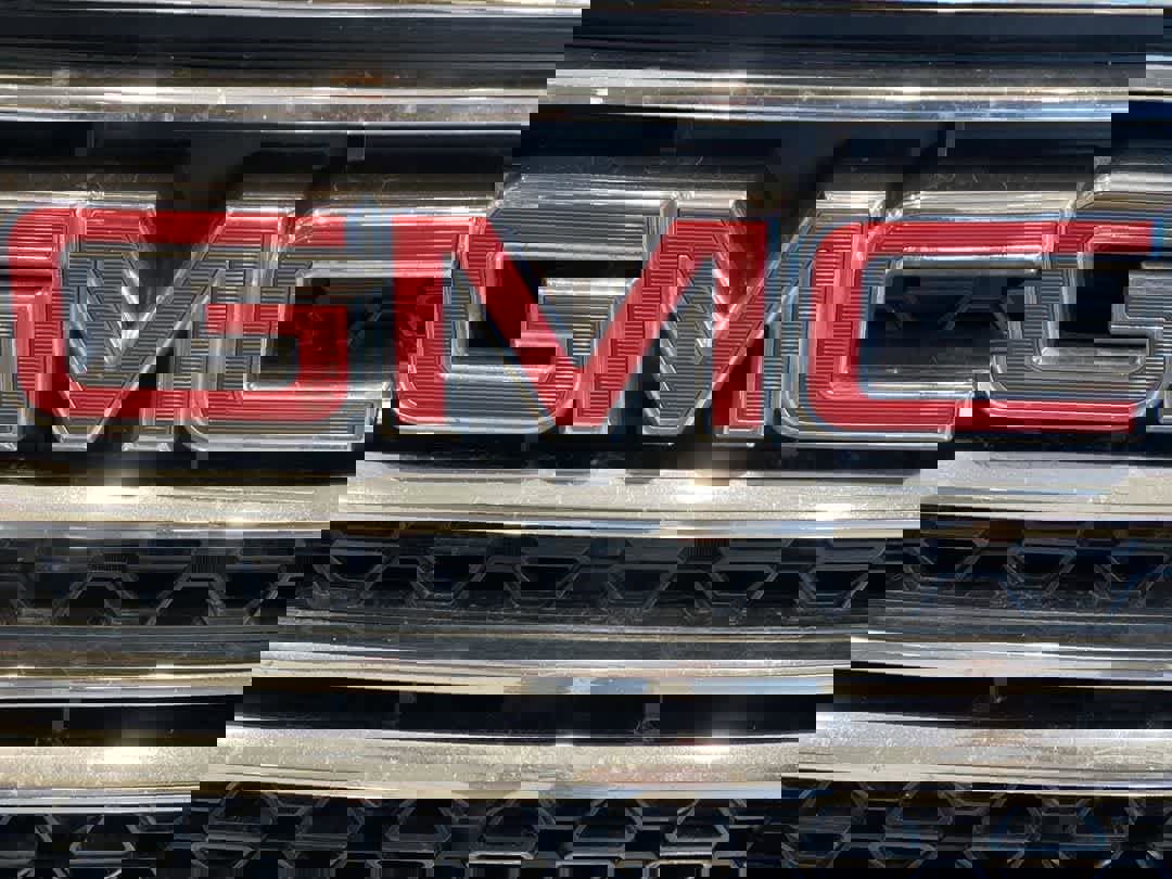 Used 2018 GMC Acadia SLE image 10