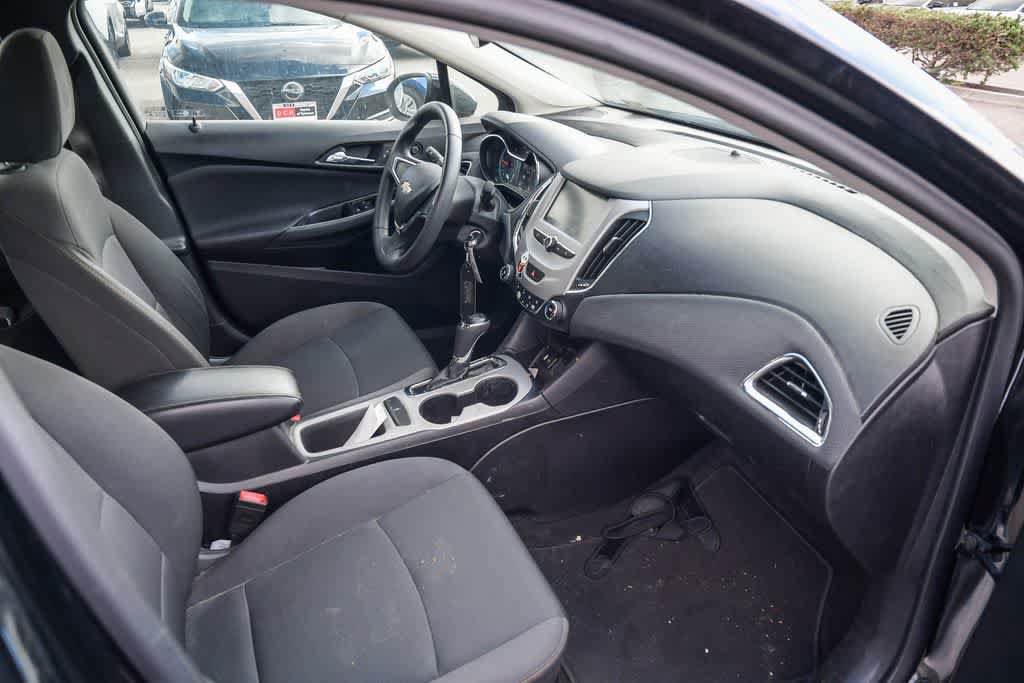 Used 2018 Chevrolet Cruze LS FWD image 12