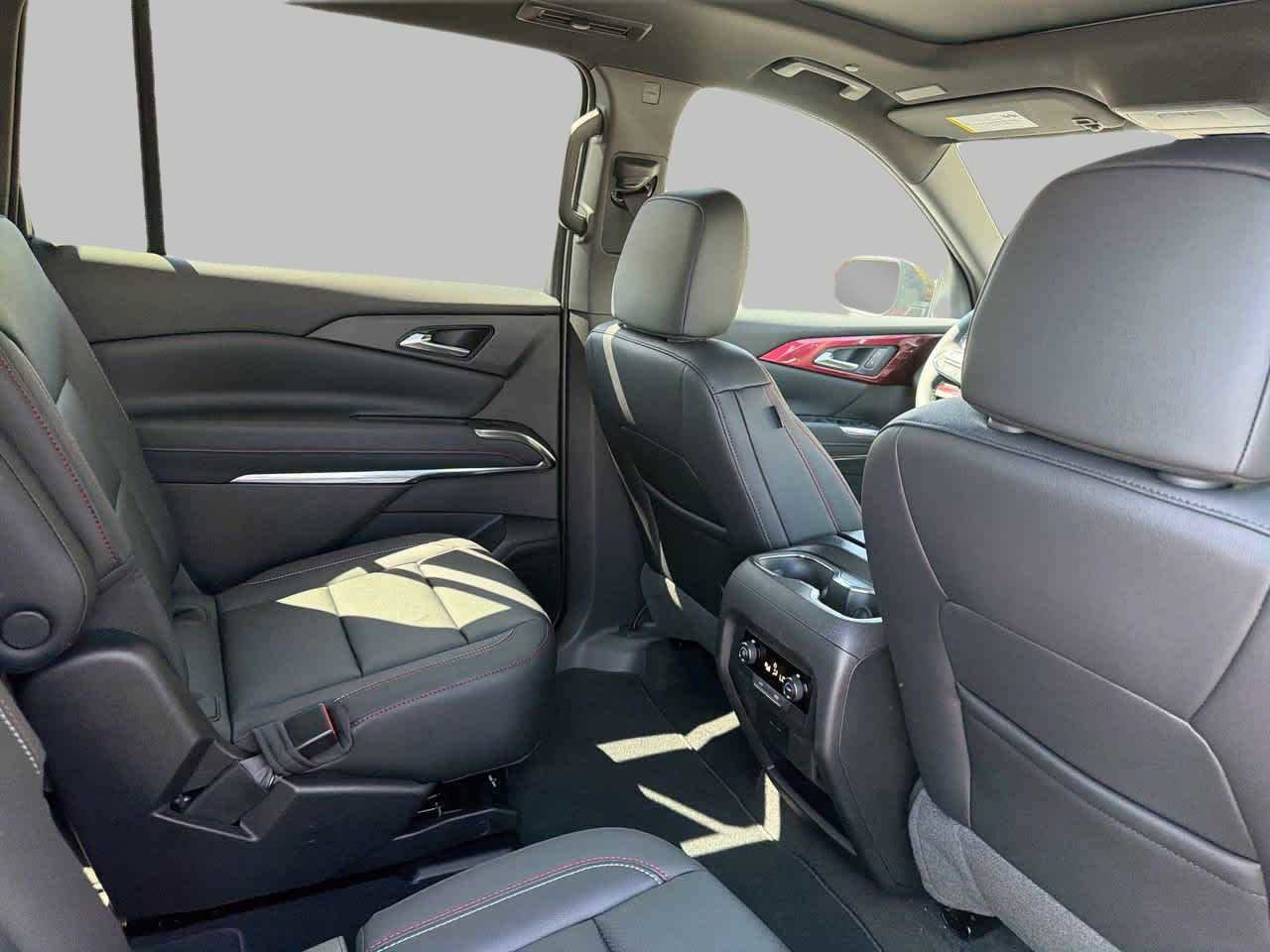 New 2026 Chevrolet Traverse Z71 w/ Driver Confidence Package image 15