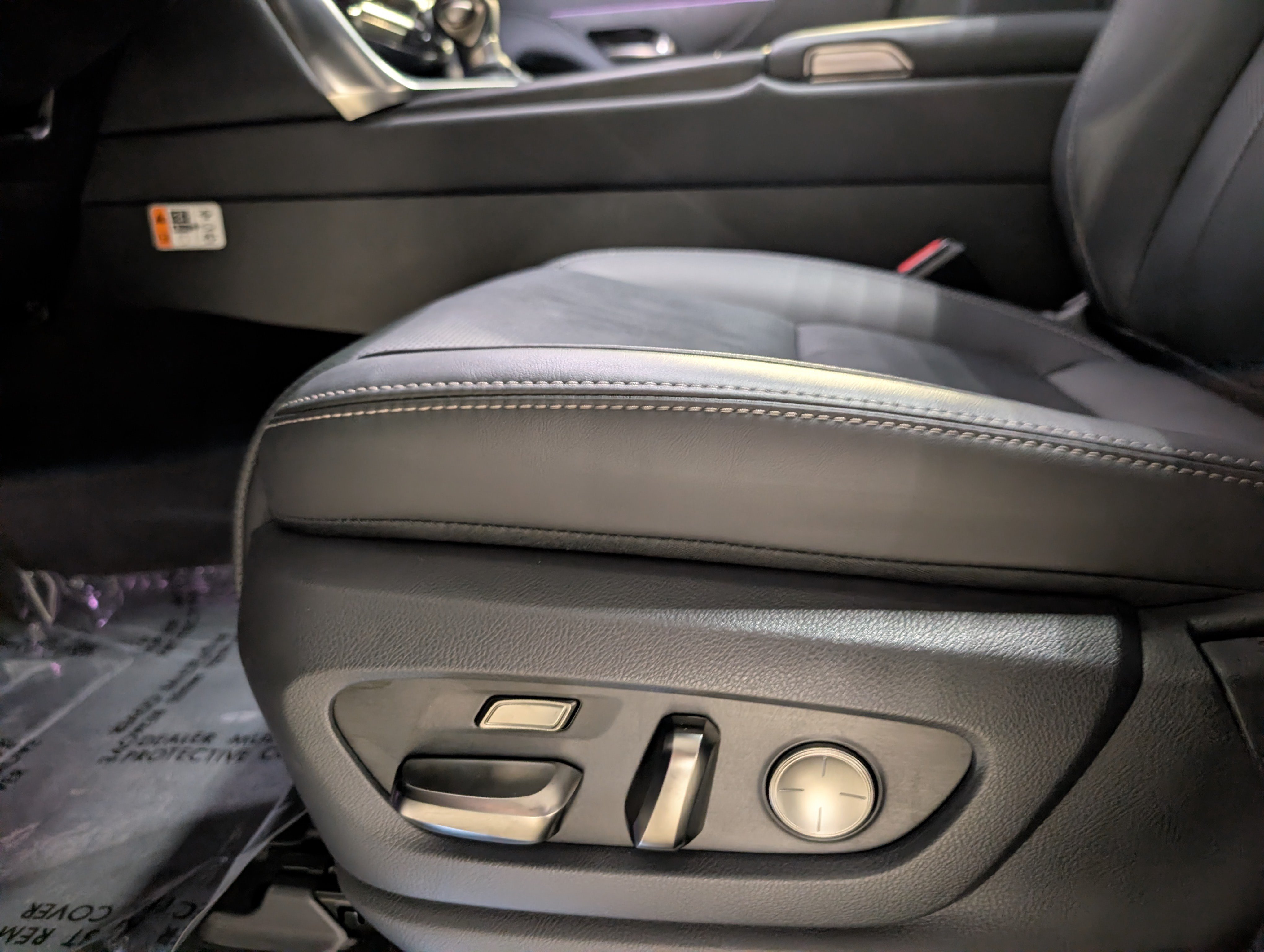 Used 2025 Lexus LX 600 4WD w/ Appearance Package image 19