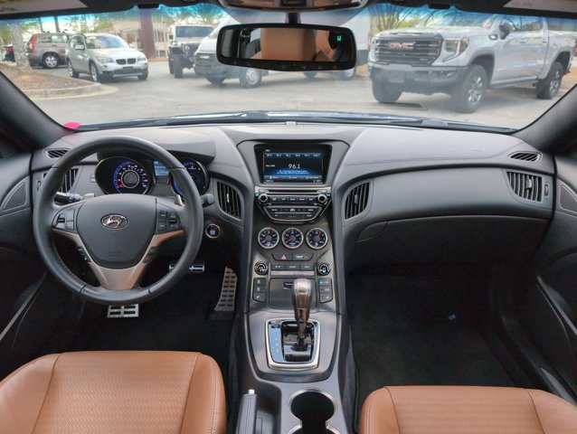 Used 2015 Hyundai Genesis 3.8 image 19