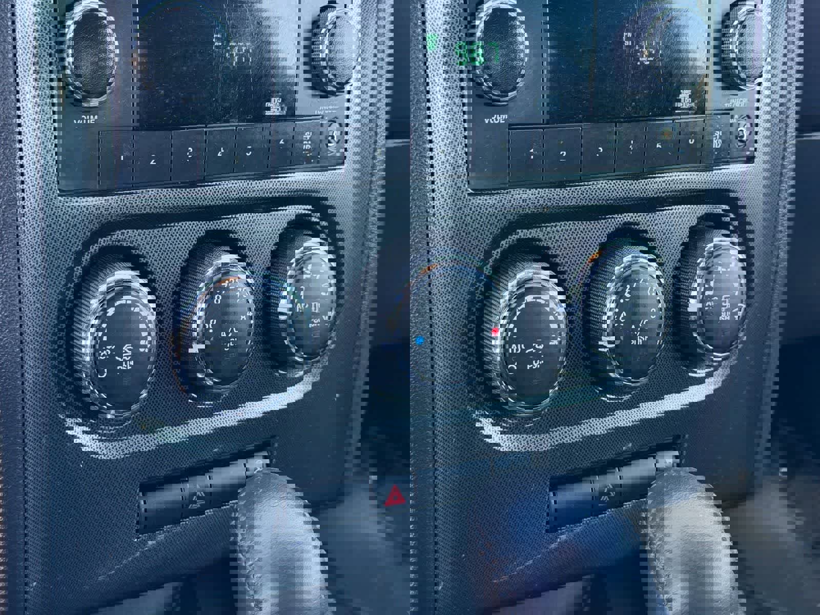 Used 2011 Dodge Challenger image 24