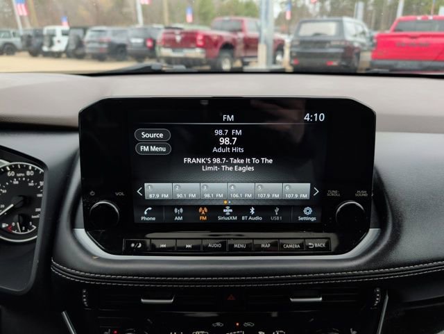 Used 2023 Nissan Rogue SL w/ SL Premium Package image 24