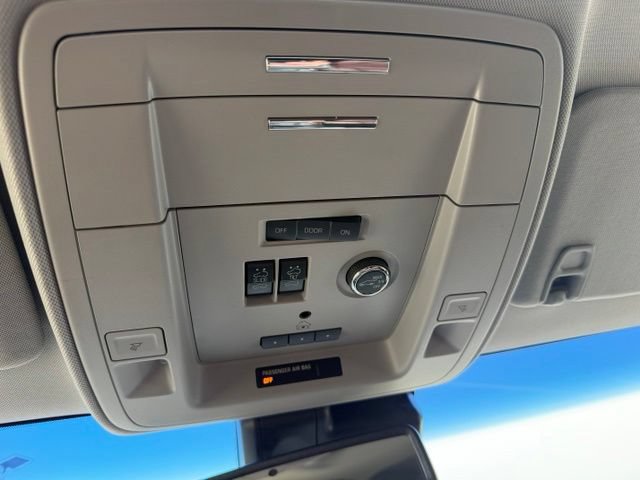 Used 2019 Chevrolet Suburban Premier w/ Premier Plus Edition AWD/4WD image 28
