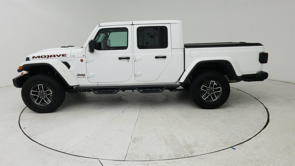 Used 2024 Jeep Gladiator Mojave AWD/4WD image 4