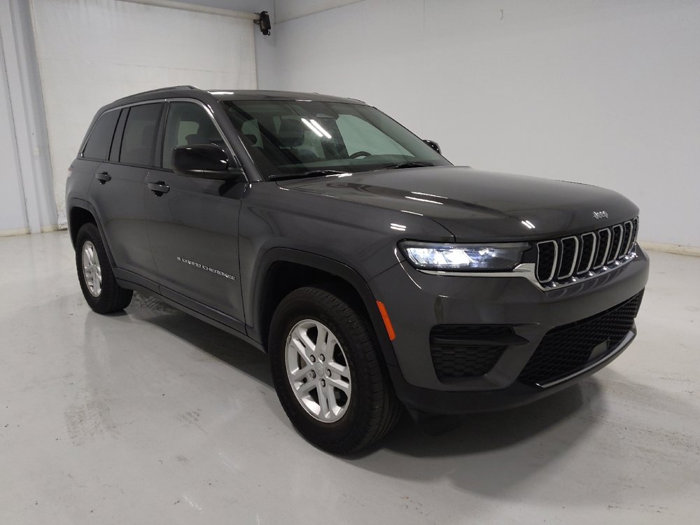 Used 2022 Jeep Grand Cherokee Laredo w/ Luxury Tech Group I AWD/4WD image 13