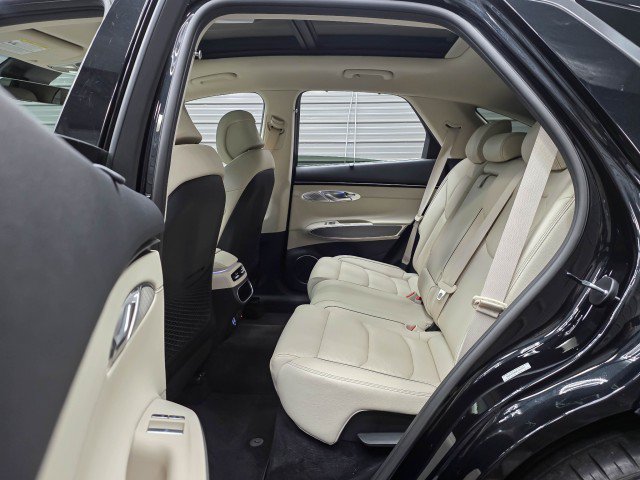 Used 2023 Genesis GV70 2.5T w/ Advanced Package AWD/4WD image 15
