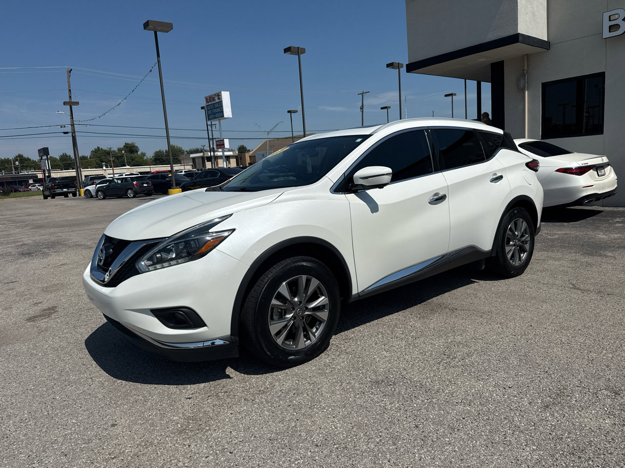 Used 2018 Nissan Murano SL w/ Moonroof Package image 2