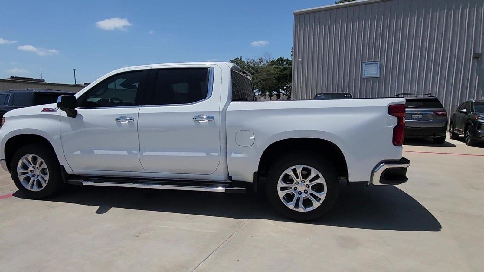 Used 2023 Chevrolet Silverado 1500 LTZ w/ Z71 Off-Road Package AWD/4WD image 6