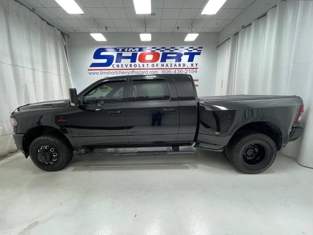Used 2022 RAM 3500 Big Horn w/ Night Edition AWD/4WD image 8