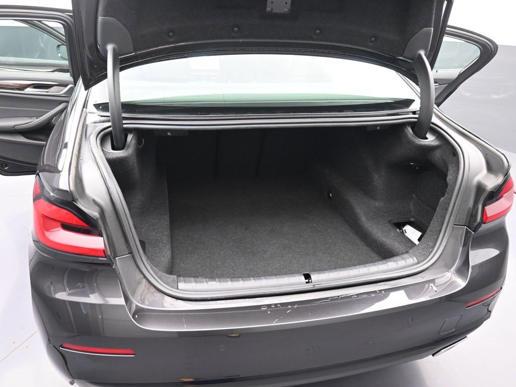 Used 2023 BMW 530i xDrive w/ Premium Package image 18