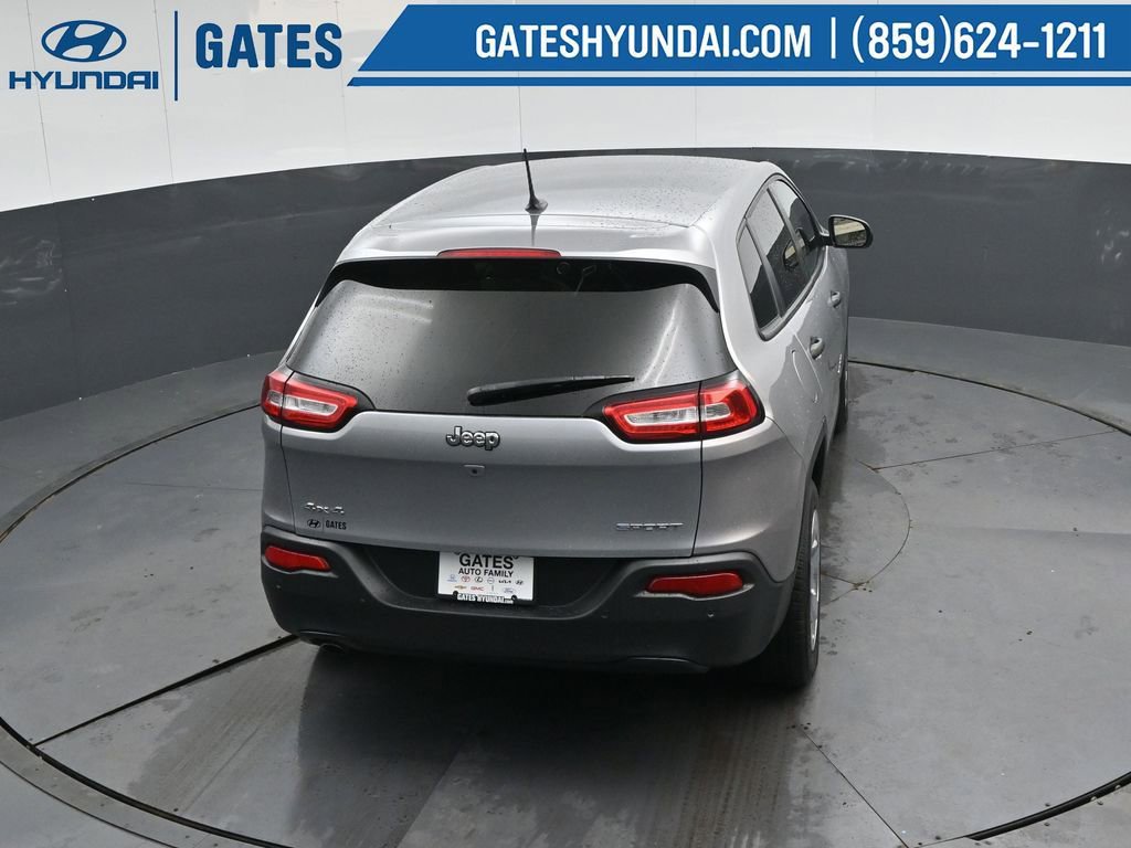 Used 2017 Jeep Cherokee Sport w/ Safety Group image 38