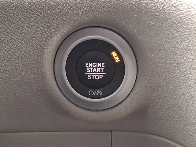 Used 2024 Chrysler Pacifica Touring-L FWD image 23