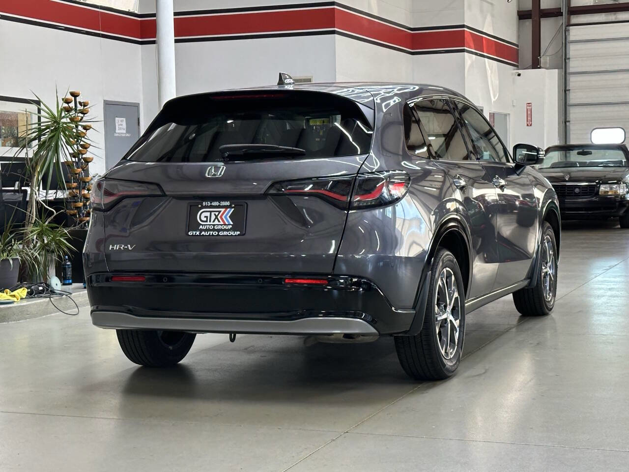 Used 2024 Honda HR-V EX-L image 2