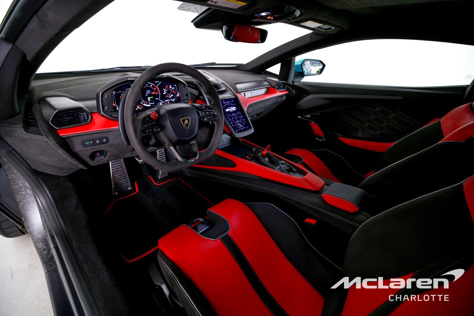 Used 2025 Lamborghini Revuelto AWD/4WD image 13