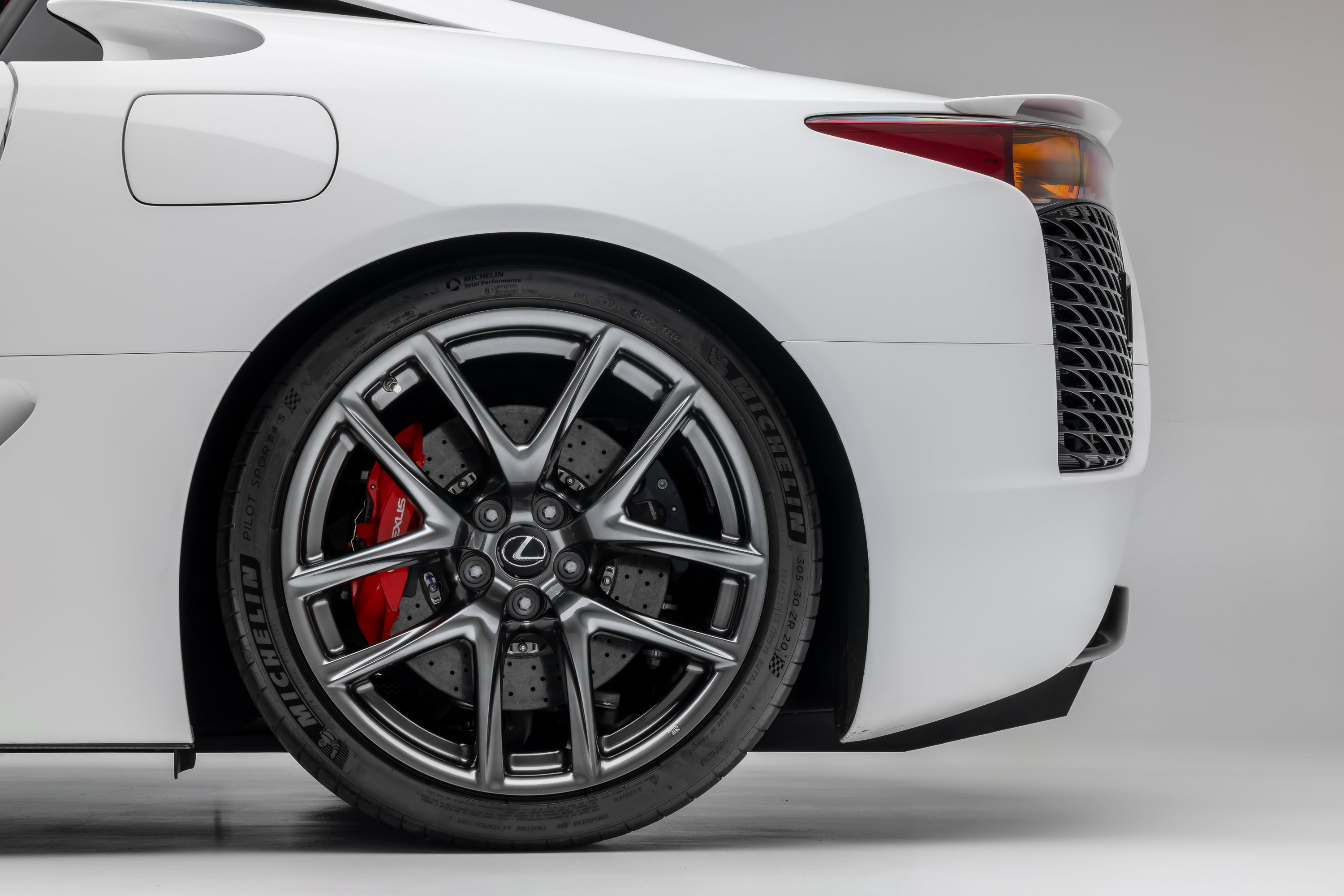 Used 2012 Lexus LFA RWD image 49