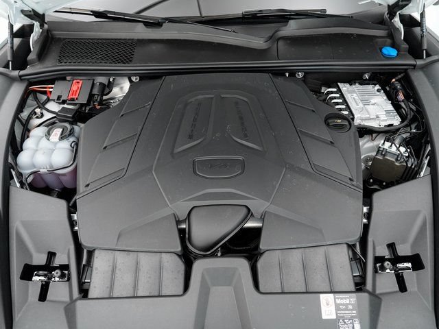 Certified 2025 Porsche Cayenne AWD/4WD image 27
