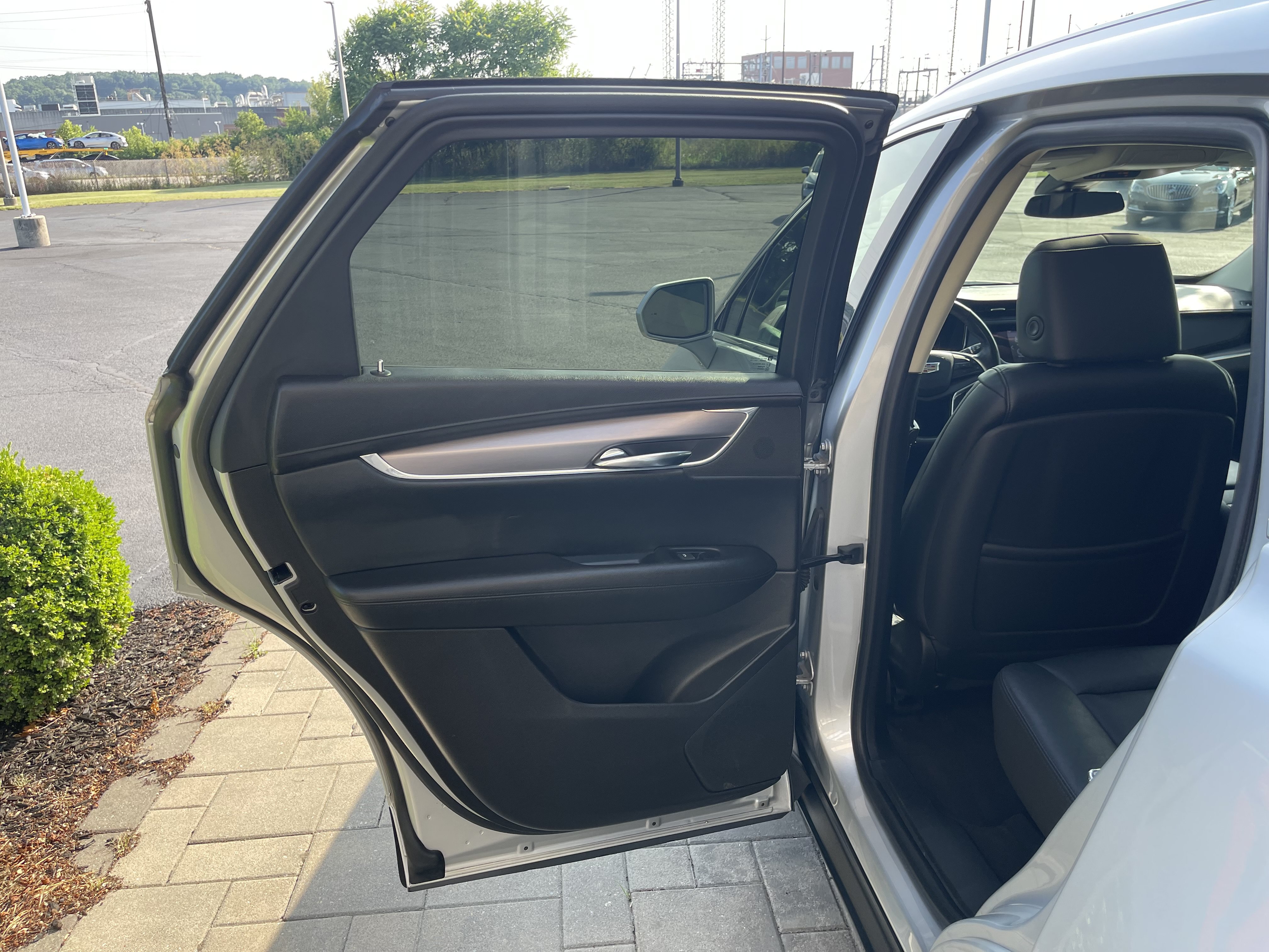 Used 2017 Cadillac XT5 Luxury w/ Driver Awareness Package AWD/4WD image 20