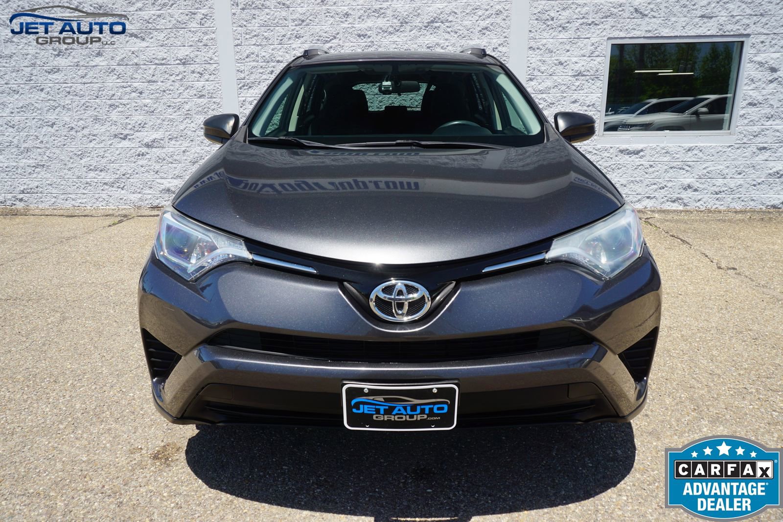 Used 2016 Toyota RAV4 LE AWD/4WD image 2