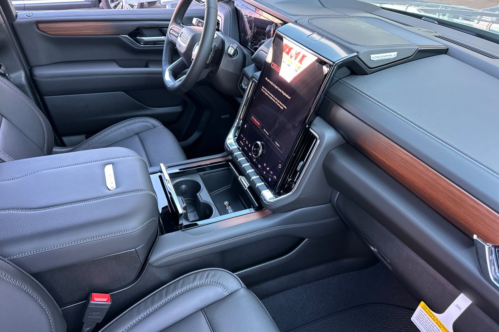 New 2026 GMC Yukon Denali w/ Sun & Power Step Package image 16