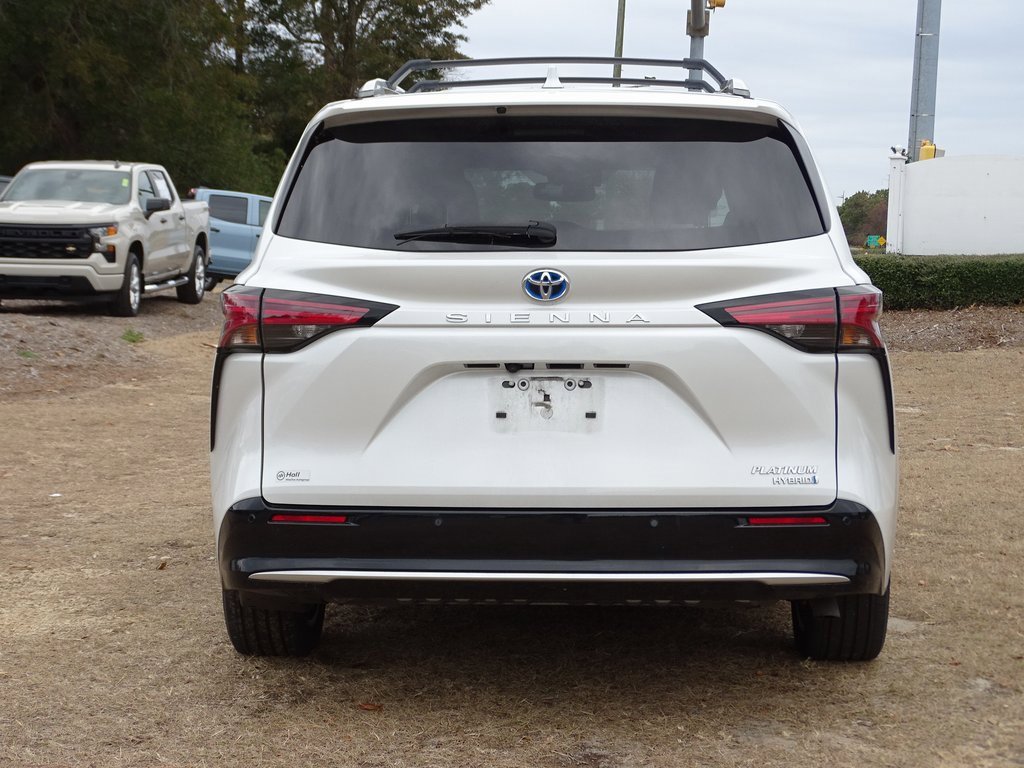 Used 2023 Toyota Sienna Platinum image 6