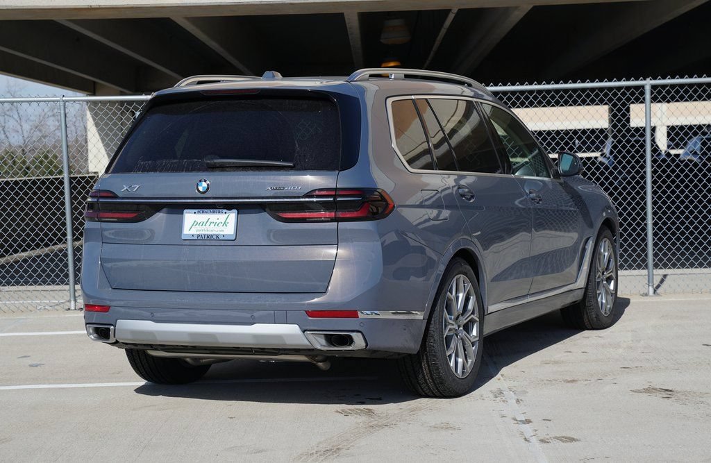 Used 2026 BMW X7 xDrive40i AWD/4WD image 4