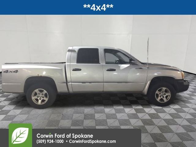 Used 2005 Dodge Dakota SLT image 2