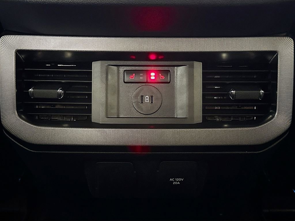 Used 2024 Ford F350 Platinum image 24